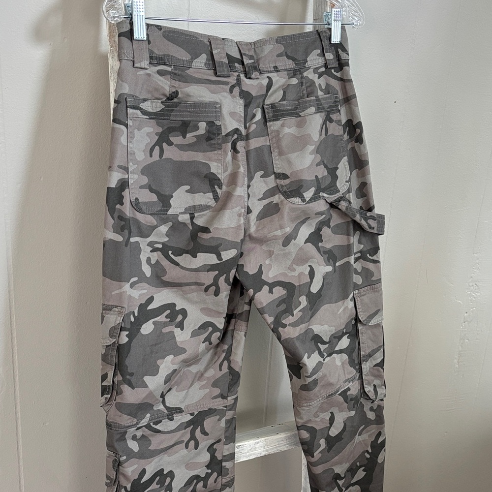 Abercrombie & Fitch Camouflage Straight Leg Pants - Picture 6 of 7